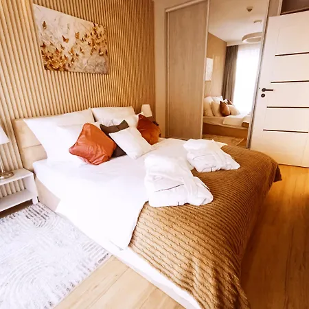 Apartment Butterfly Luxury Kasprowicza Klimatyzacja, Prywatny Parking, Basen & Fitness W Cenie Kolobrzeg