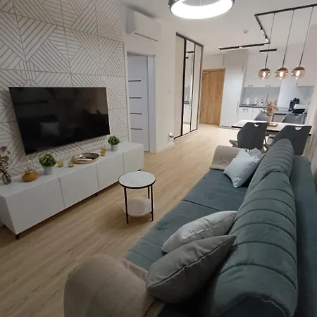 Apartment Butterfly Luxury Kasprowicza Klimatyzacja, Prywatny Parking, Basen & Fitness W Cenie Kolobrzeg