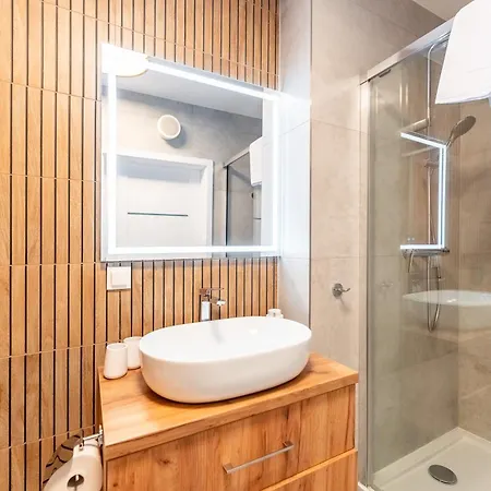Apartment Butterfly Luxury Kasprowicza Klimatyzacja, Prywatny Parking, Basen & Fitness W Cenie *