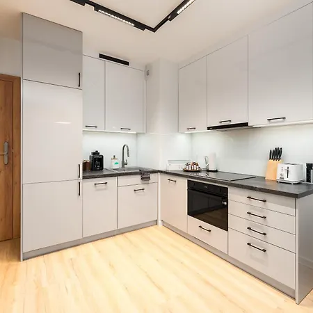 Apartment Butterfly Luxury Kasprowicza Klimatyzacja, Prywatny Parking, Basen & Fitness W Cenie Kolobrzeg
