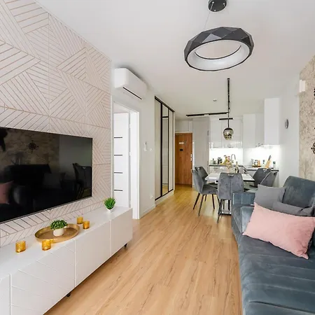 Butterfly Luxury - Basen, Wellness , Klimatyzacja, Parking 350m Od Morza Apartamento