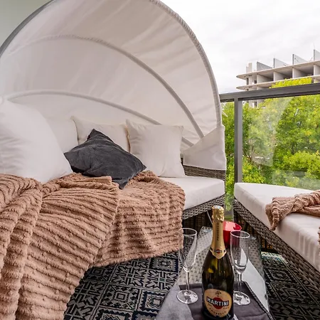 Апартаменты Butterfly Luxury - & Pool - Free Private Parking 350m Od Plazy